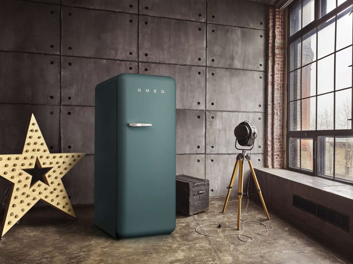 Tủ lạnh 270 lít Smeg FAB28RDEG6 - màu xanh emerald - Dung tích 270 lít – Không gian lưu trữ rộng rãi, khoa học