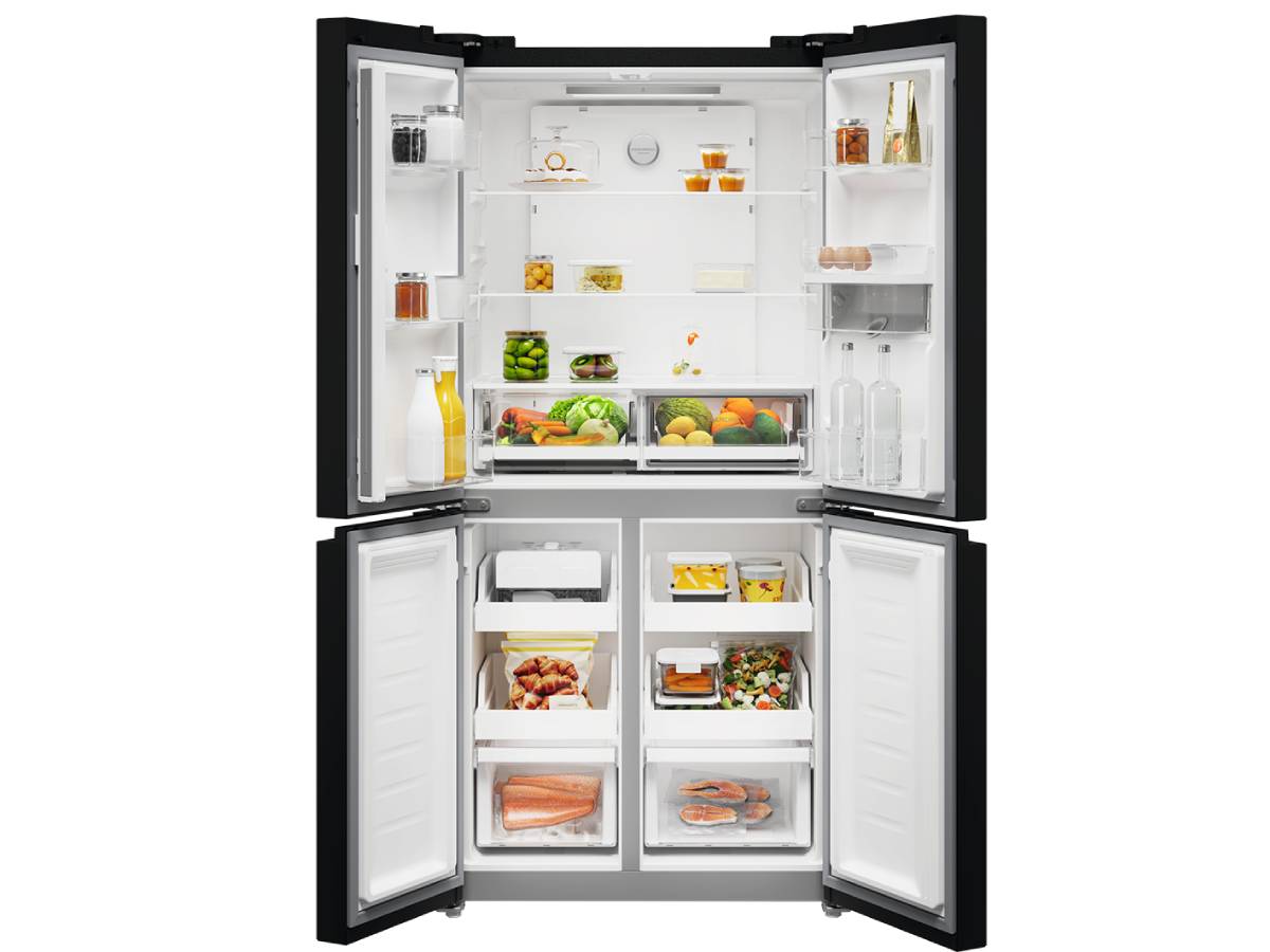 Tủ lạnh Electrolux 4 cánh Serie 800 495 lít EQE4955A-B - Dung tích lớn và bố trí ngăn đựng không gian khoa học
