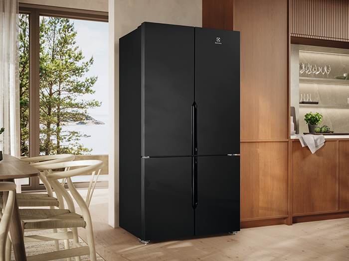 Tủ lạnh Electrolux 4 cánh Serie 700 564 lít EQE5700B-B - Ngăn Green Zone và bộ lọc khử mùi FresherAir