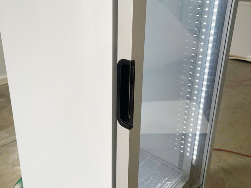 Tủ mát Sanden SPB-0300 tiện ích