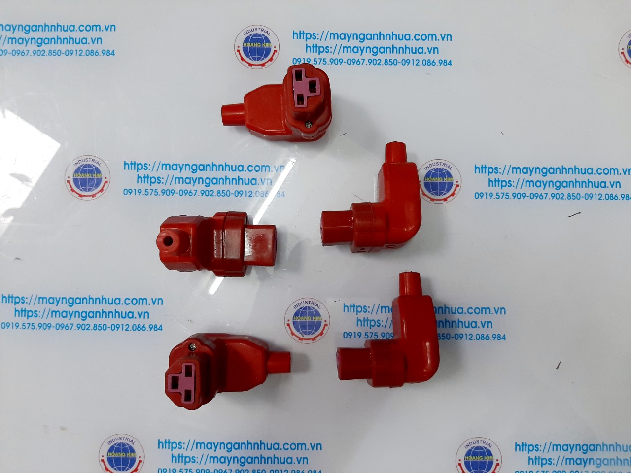 phích cắm 35A dạng L chịu nhiệt độ cao máy nhựa được rất đông người tiêu dùng tin tưởng sử dụng.