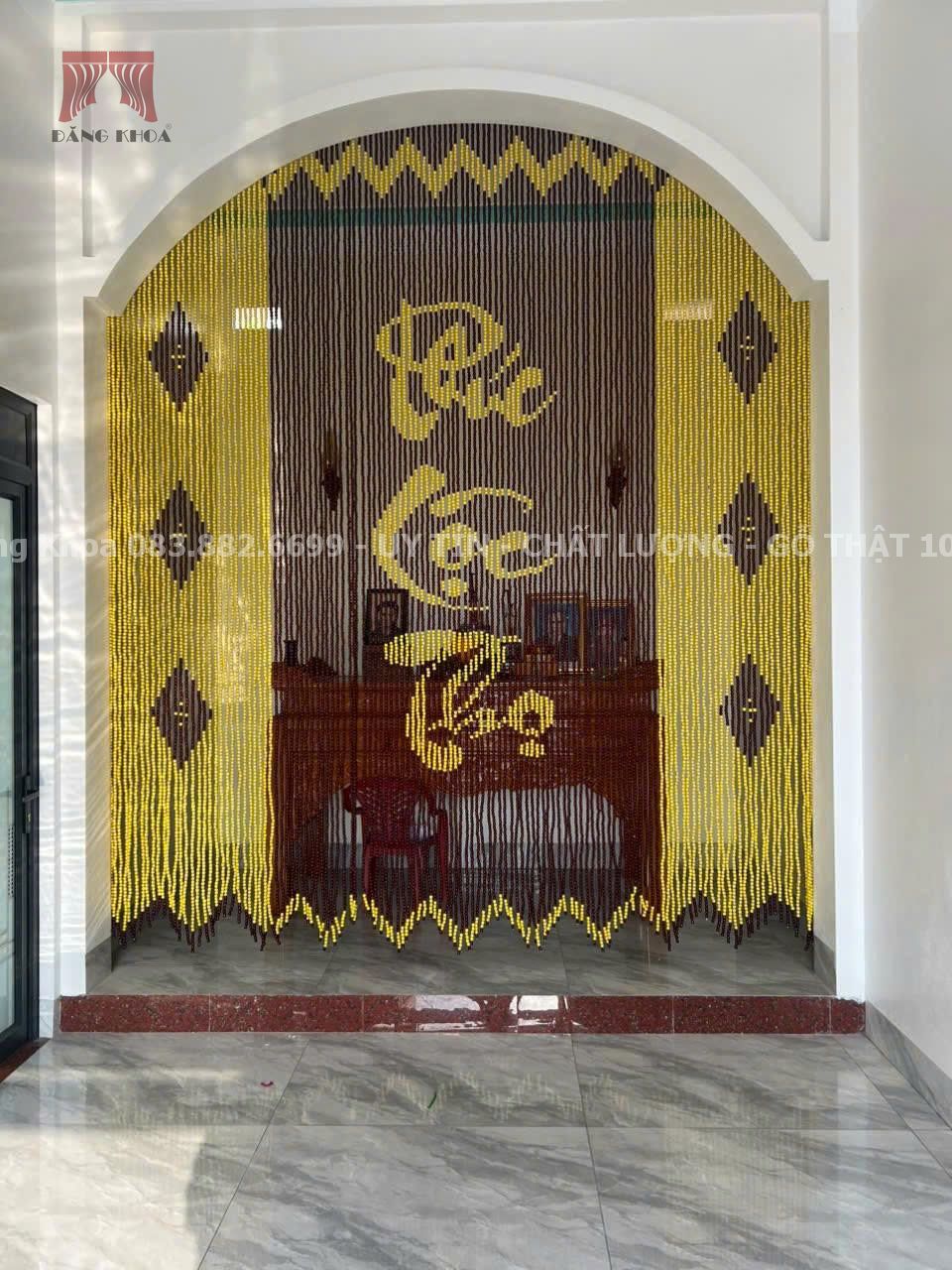 Rèm hạt gỗ cửa vòm đẹp