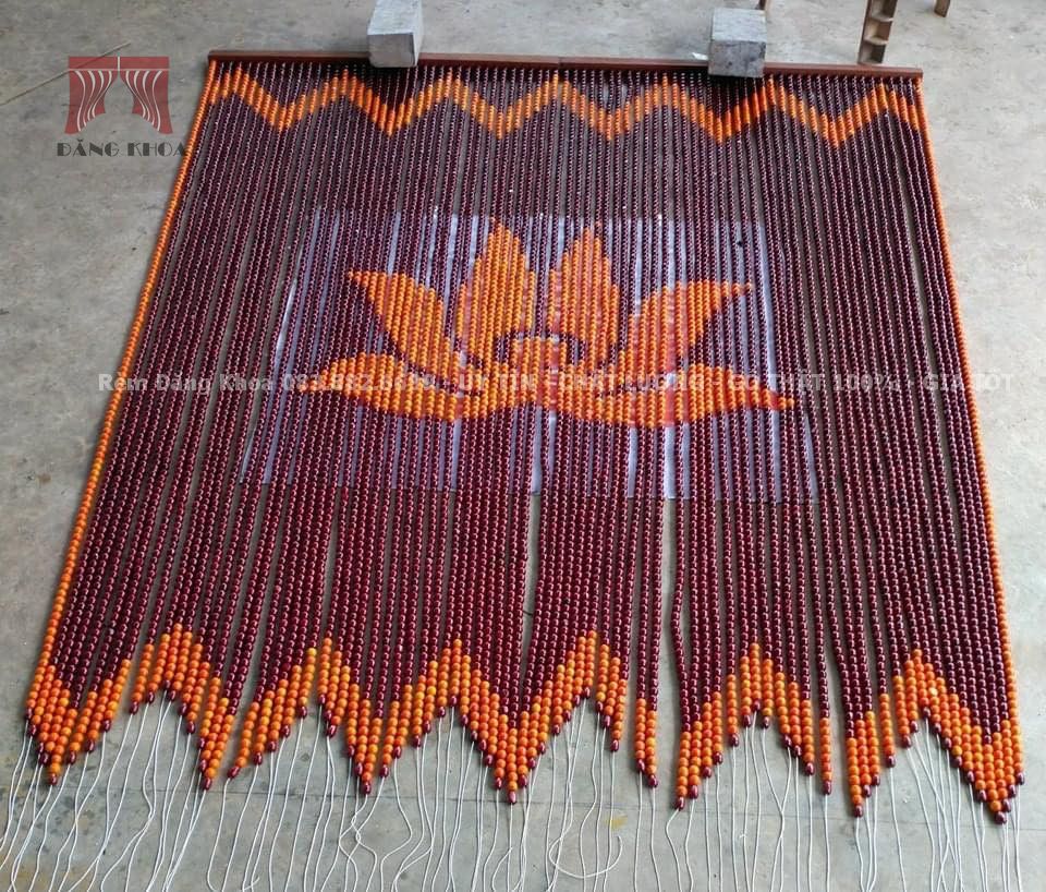 Mành gỗ bàn thờ hoa sen