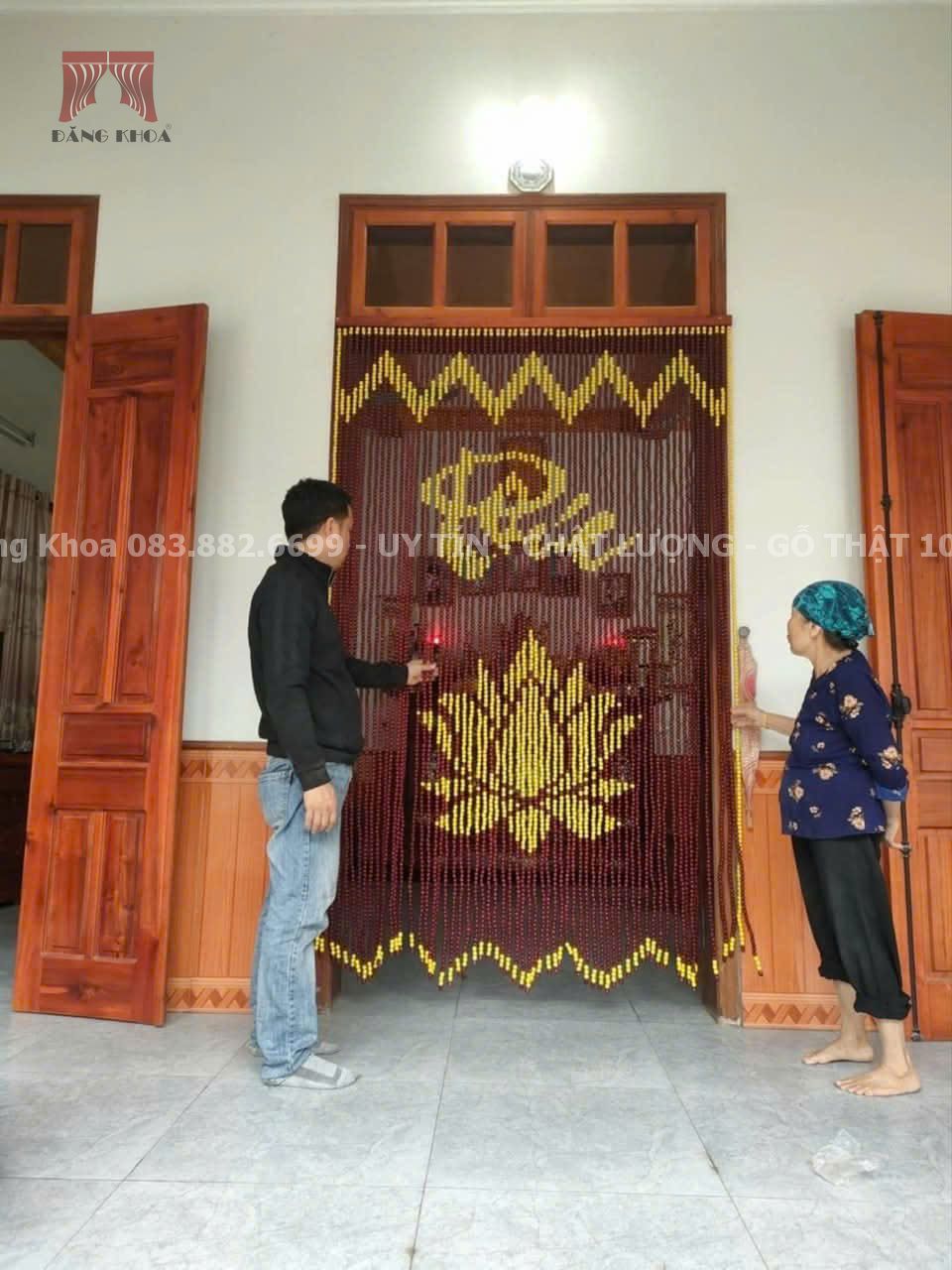 Rèm hạt gỗ chữ Phúc Hoa sen vàng