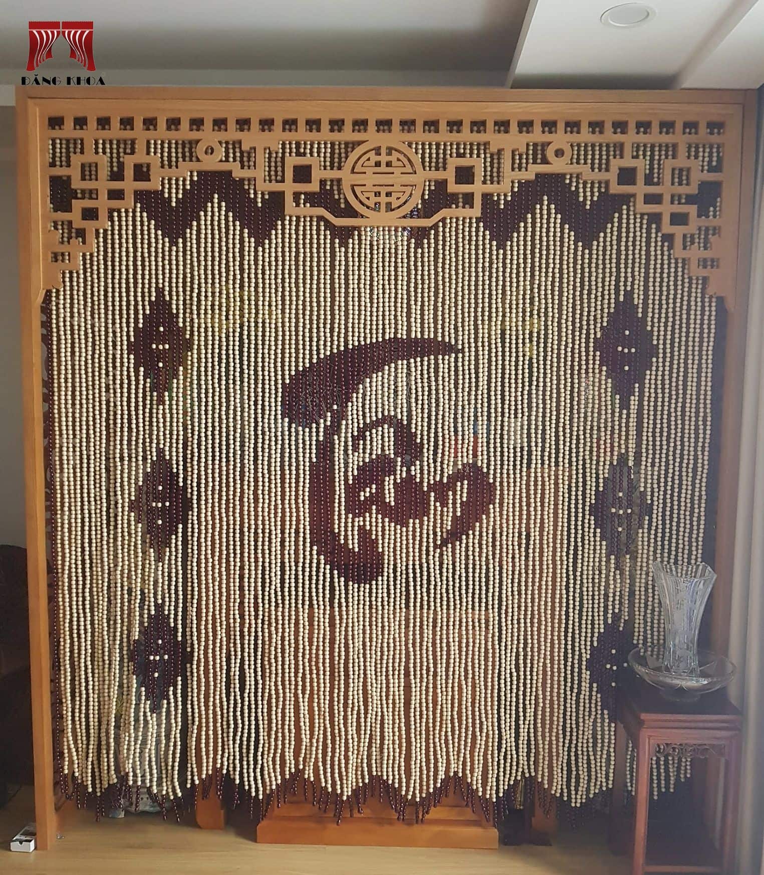 Rèm gỗ bàn thờ chữ Tâm
