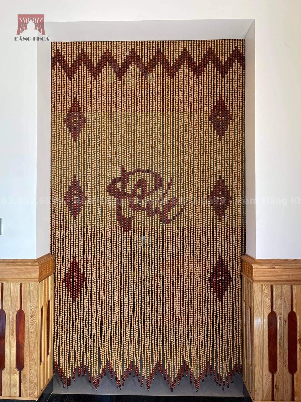 Rèm chữ Phúc gỗ pơmu phòng khách