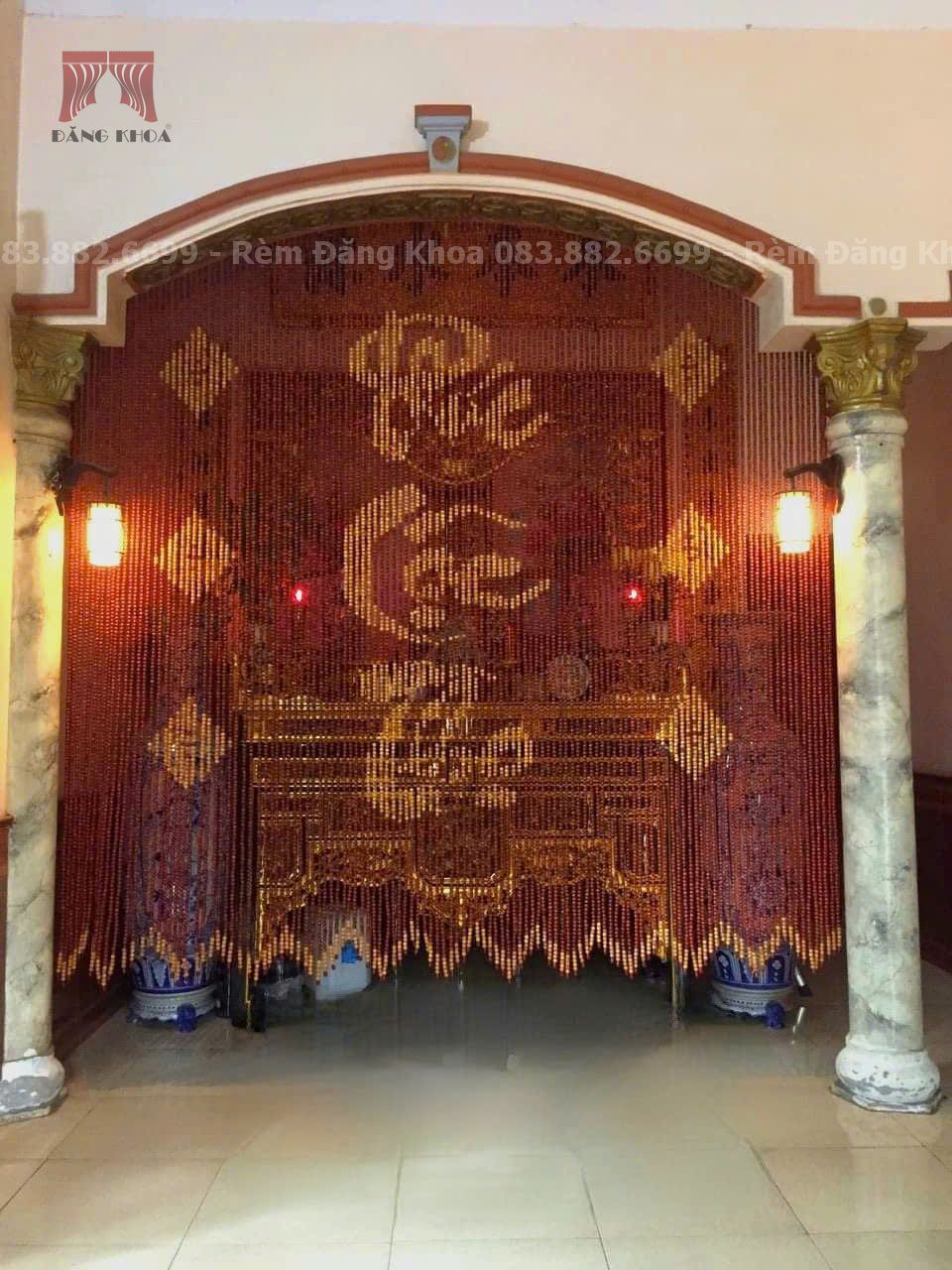 Rèm hạt gỗ Hương che phòng thờ