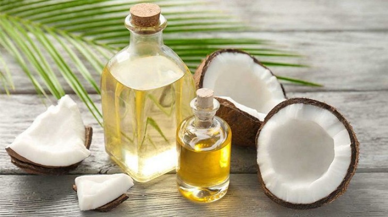 Nuôi tóc mềm mượt bằng dầu dừa
