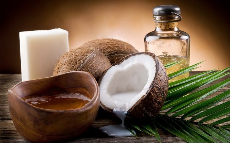 Cách phục hồi tóc khô xơ với dầu dưỡng tóc tự nhiên