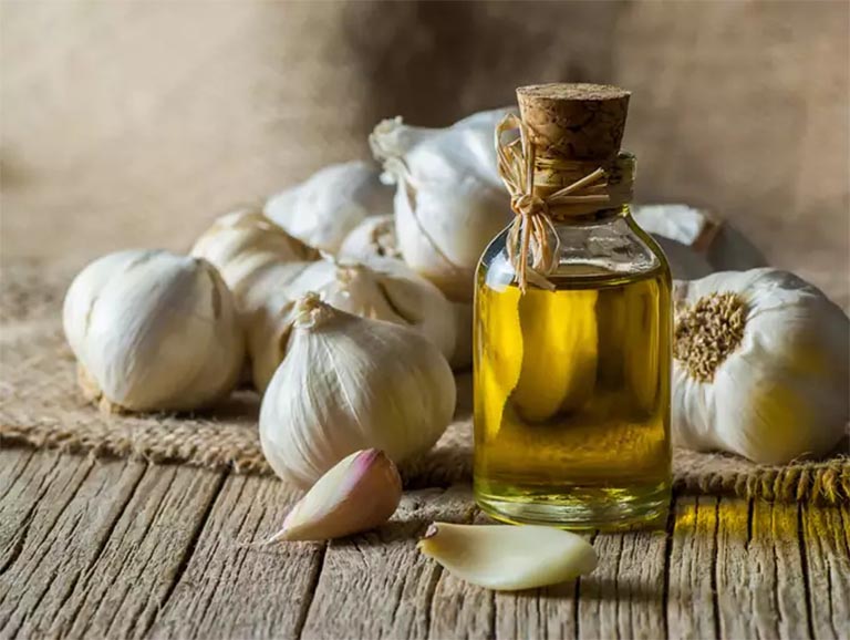 Trị rụng tóc bằng tỏi