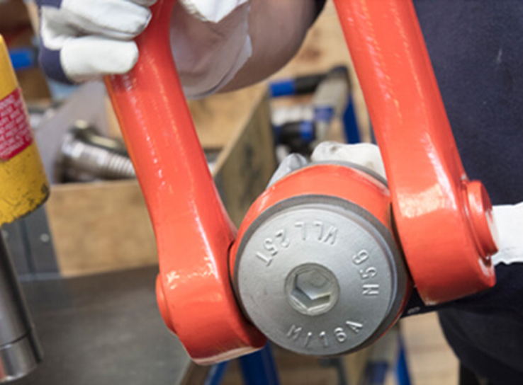 Ma ní, móc cẩu xoay BRW - Hành trình trên 40 năm mang đến sự an toàn cho người sử dụng.