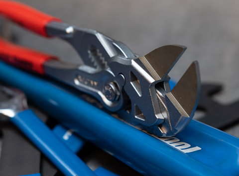 Mỏ lết kìm 10” Knipex thế hệ mới có nâng cấp gì và có đáng mua?