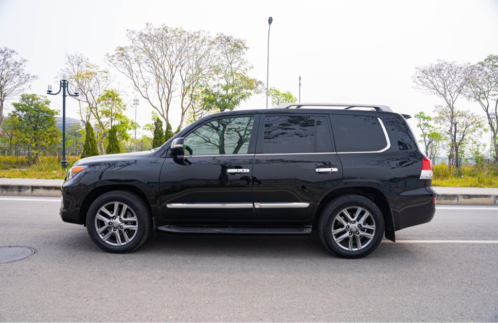 Lexus LX570 2012