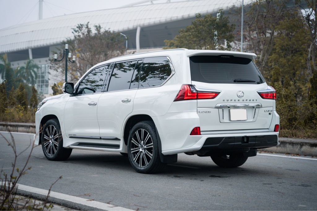 Lexus LX570 Super Sport 2018