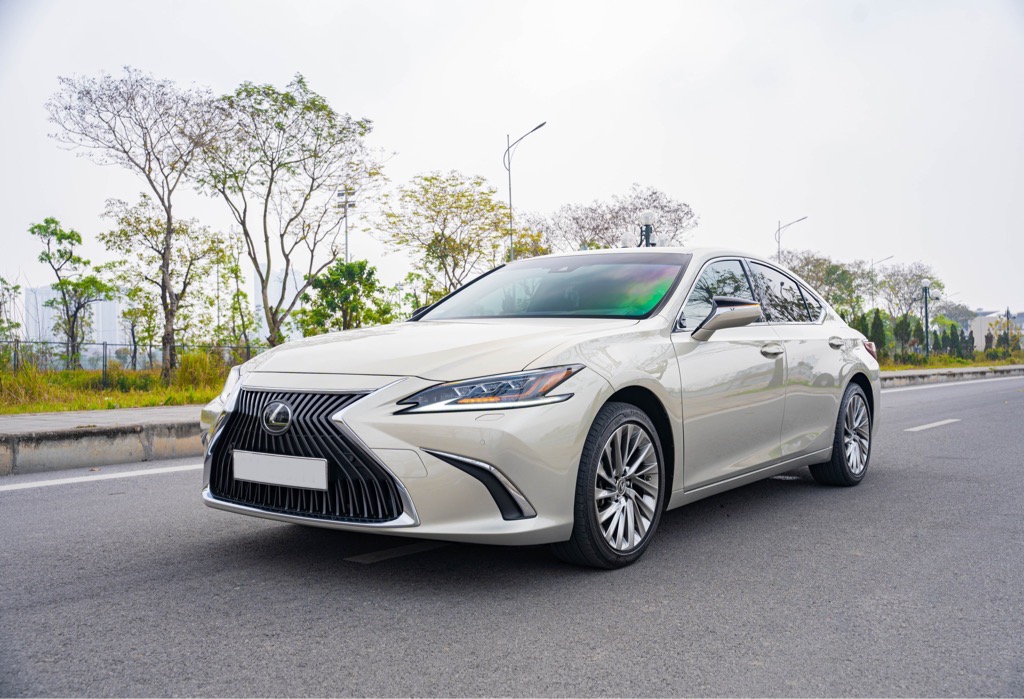 Lexus ES250 2021