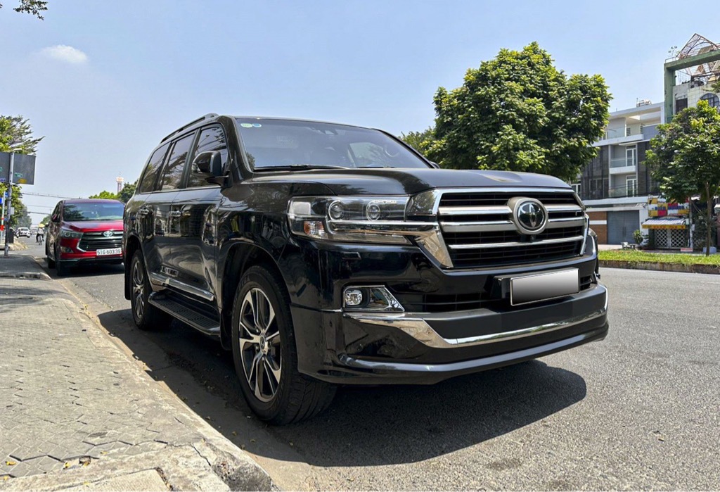 Land Cruiser 4.6AT Excutive Lounge 2020
