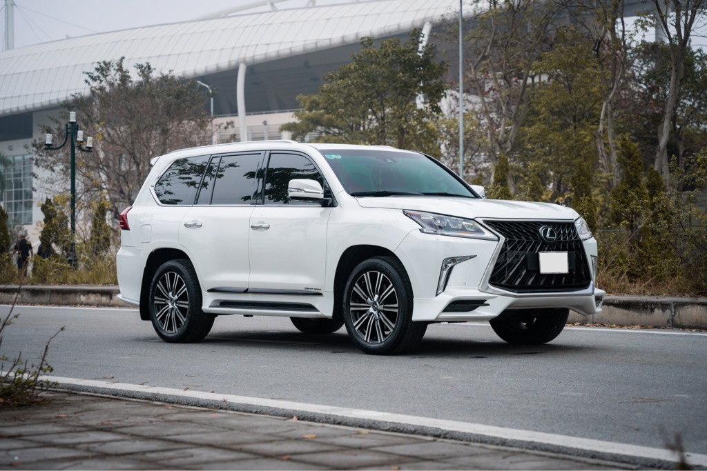 Lexus LX570 Super Sport 2018