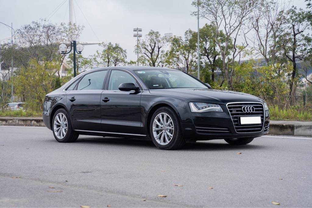 Audi A8L 2011