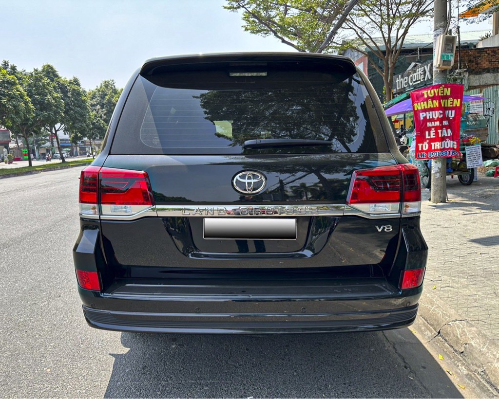 Land Cruiser 4.6AT Excutive Lounge 2020