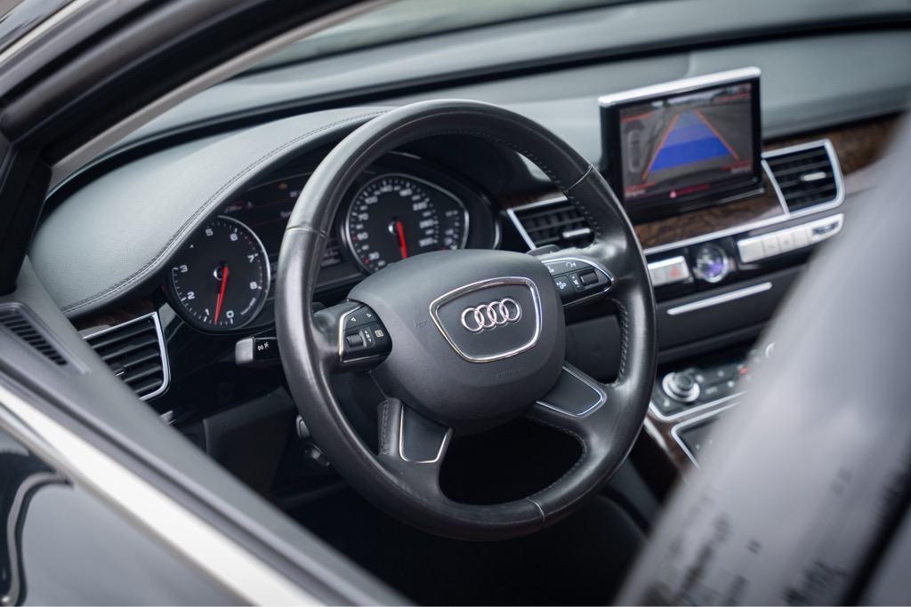 Audi A8L 2011
