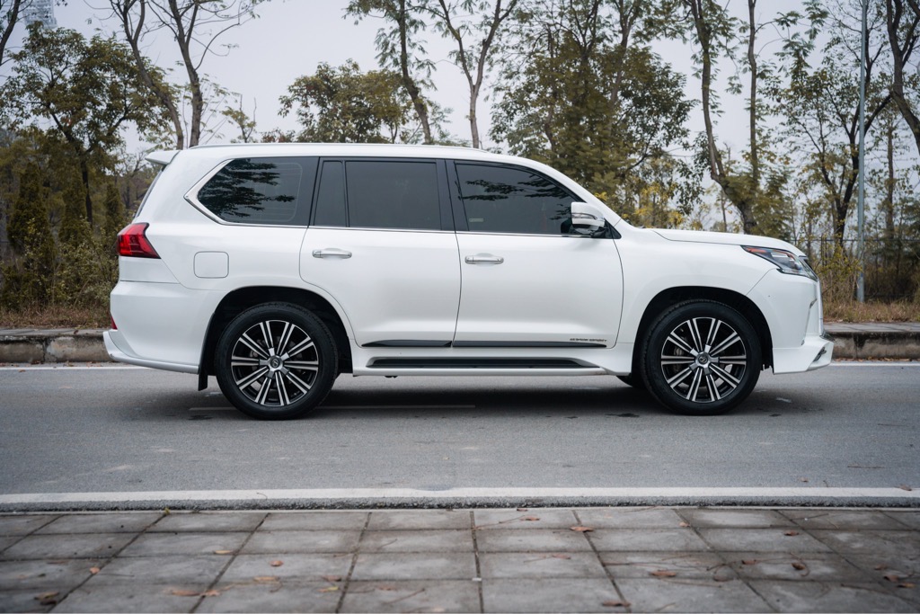 Lexus LX570 Super Sport 2018