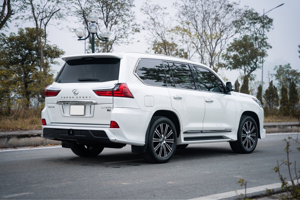 Lexus LX570 Super Sport 2018