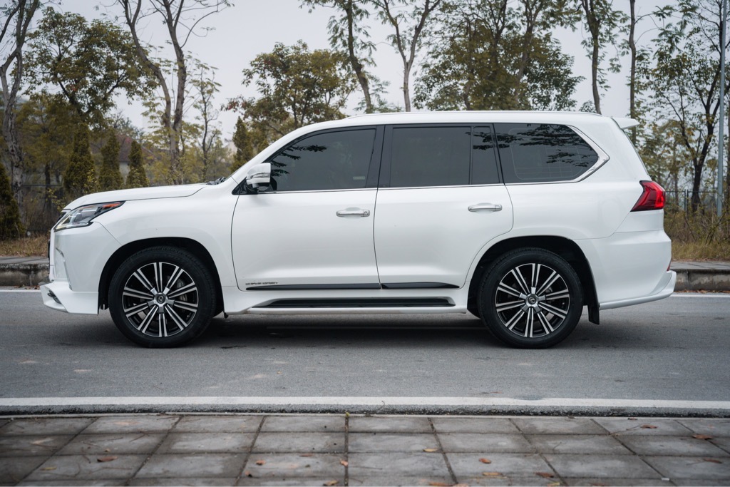 Lexus LX570 Super Sport 2018