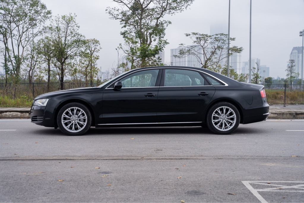 Audi A8L 2011