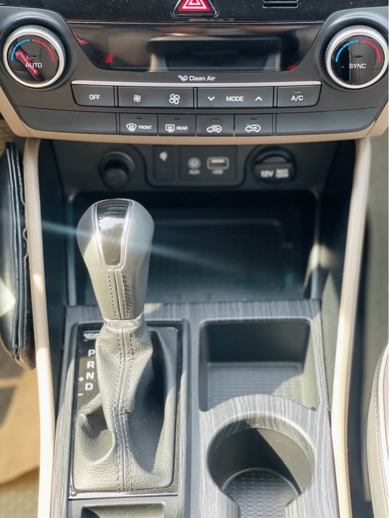 Hyundai Tucson 2.0AT đặc biệt 2020