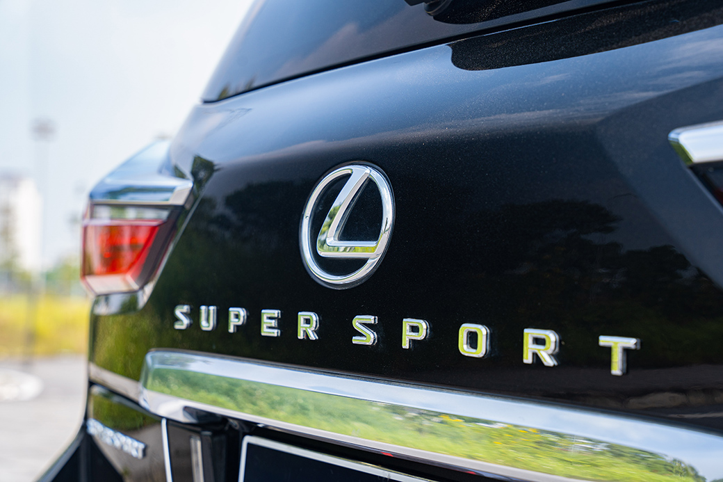 LEXUS LX570 2020
