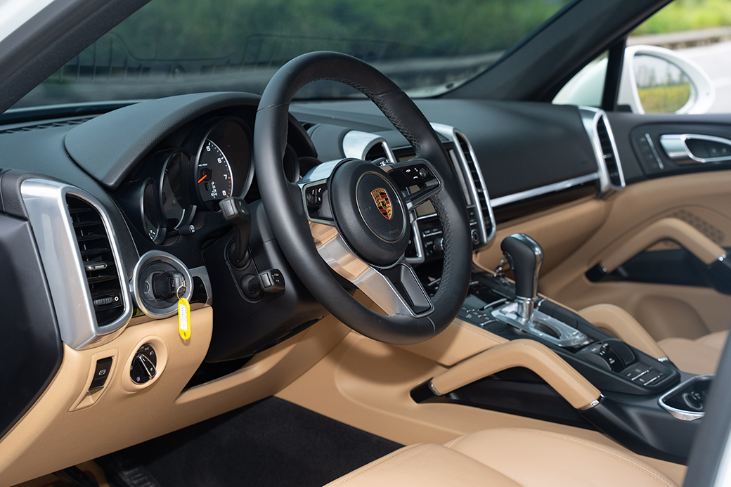PORSCHE CAYENNE 2016