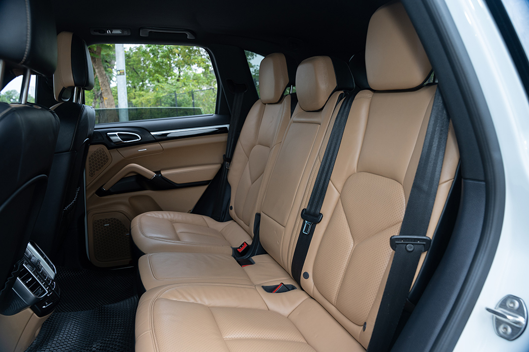 PORSCHE CAYENNE 2016