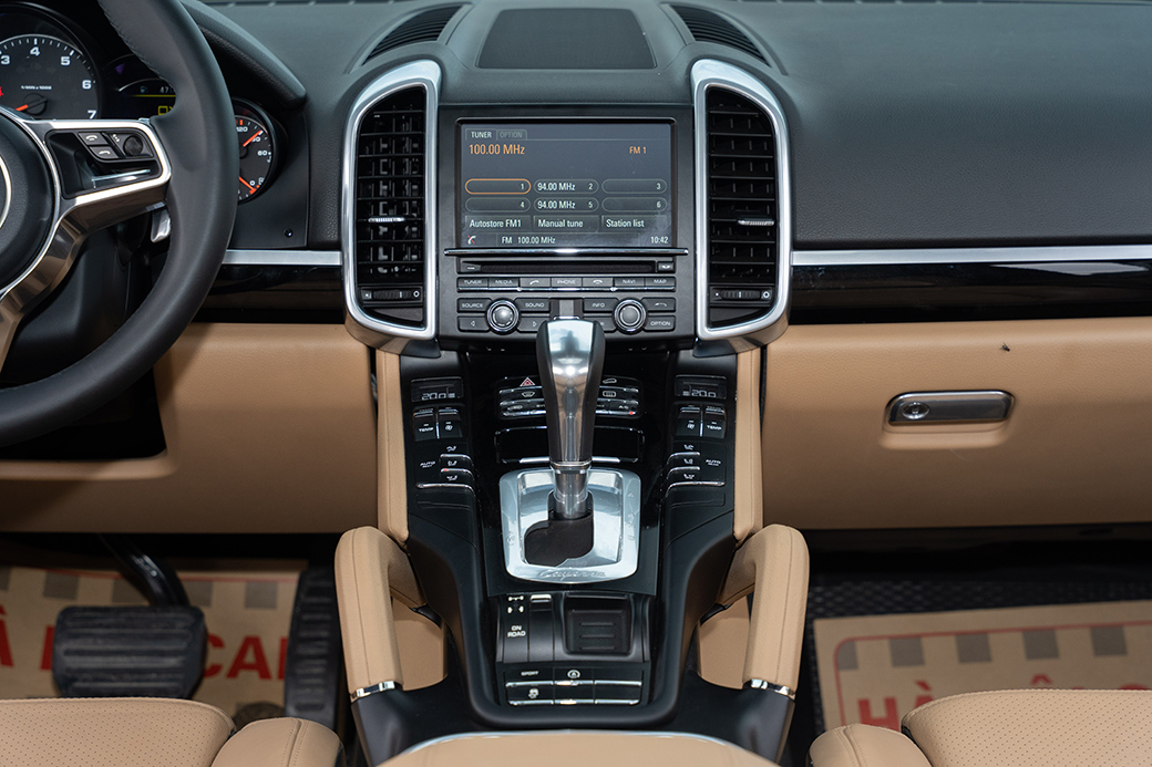 PORSCHE CAYENNE 2016