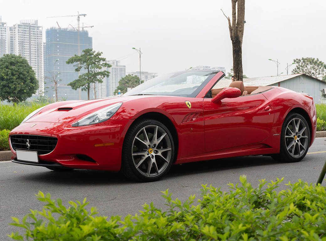 FERRARI CALIFORNIA 2010