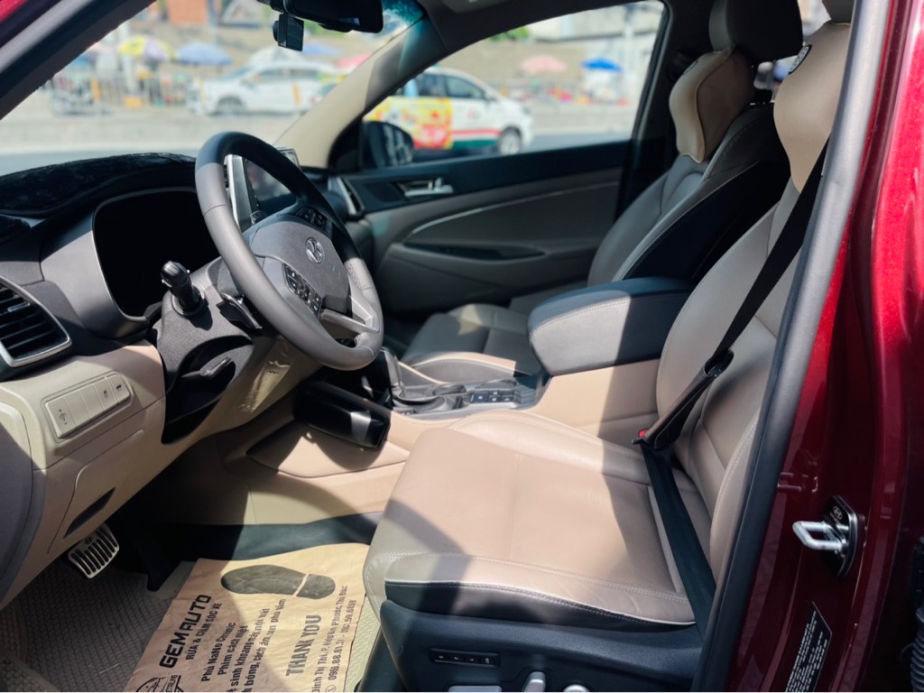 Hyundai Tucson 2.0AT đặc biệt 2020