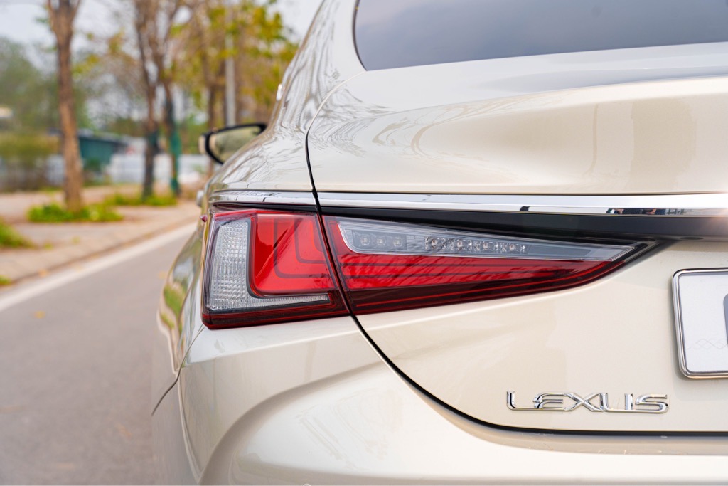 Lexus ES250 2021