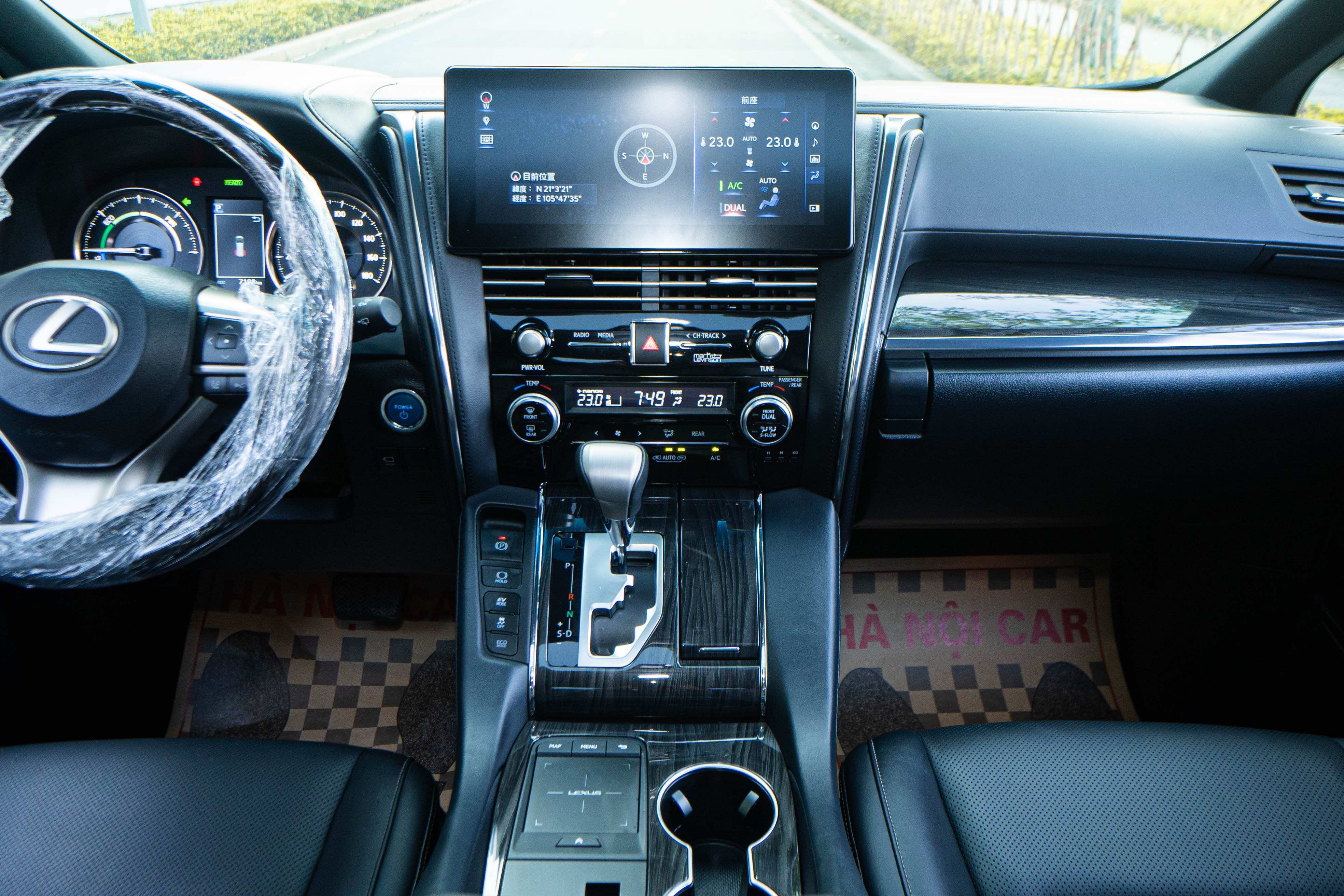 Lexus LM300h 2021