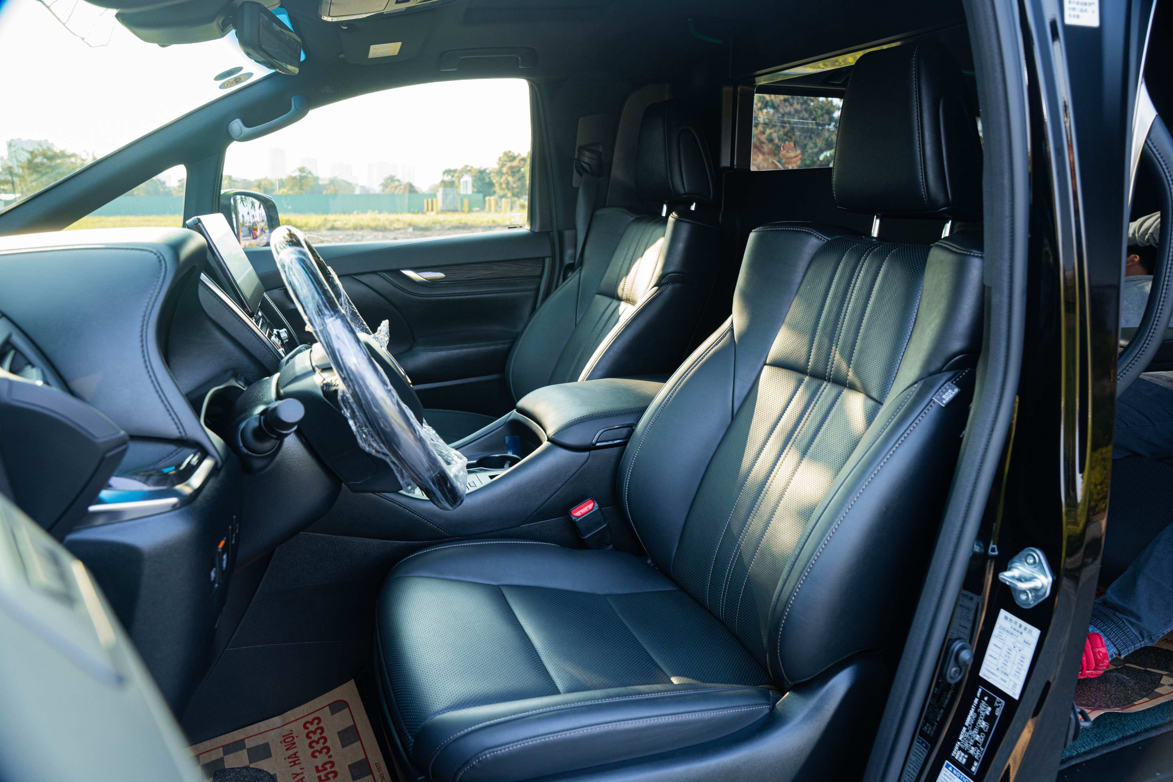 Lexus LM300h 2021