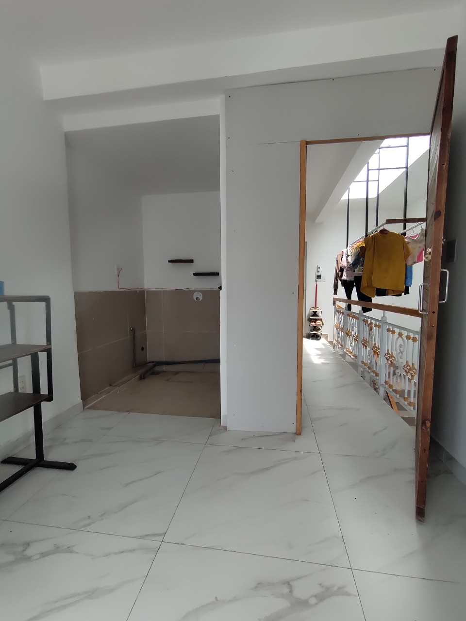 402-29 CHO THUÊ NHÀ TRỌ CAO CẤP – CÓ BAN CÔNG- FULL NỘI THẤT