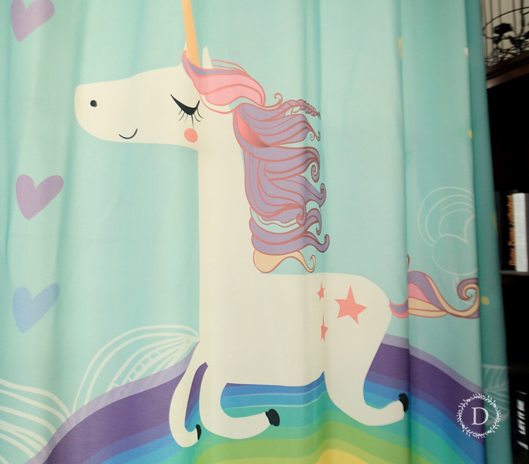 RÈM CHÚ NGỰA BELIVER - LOẠI RÈM THẢ