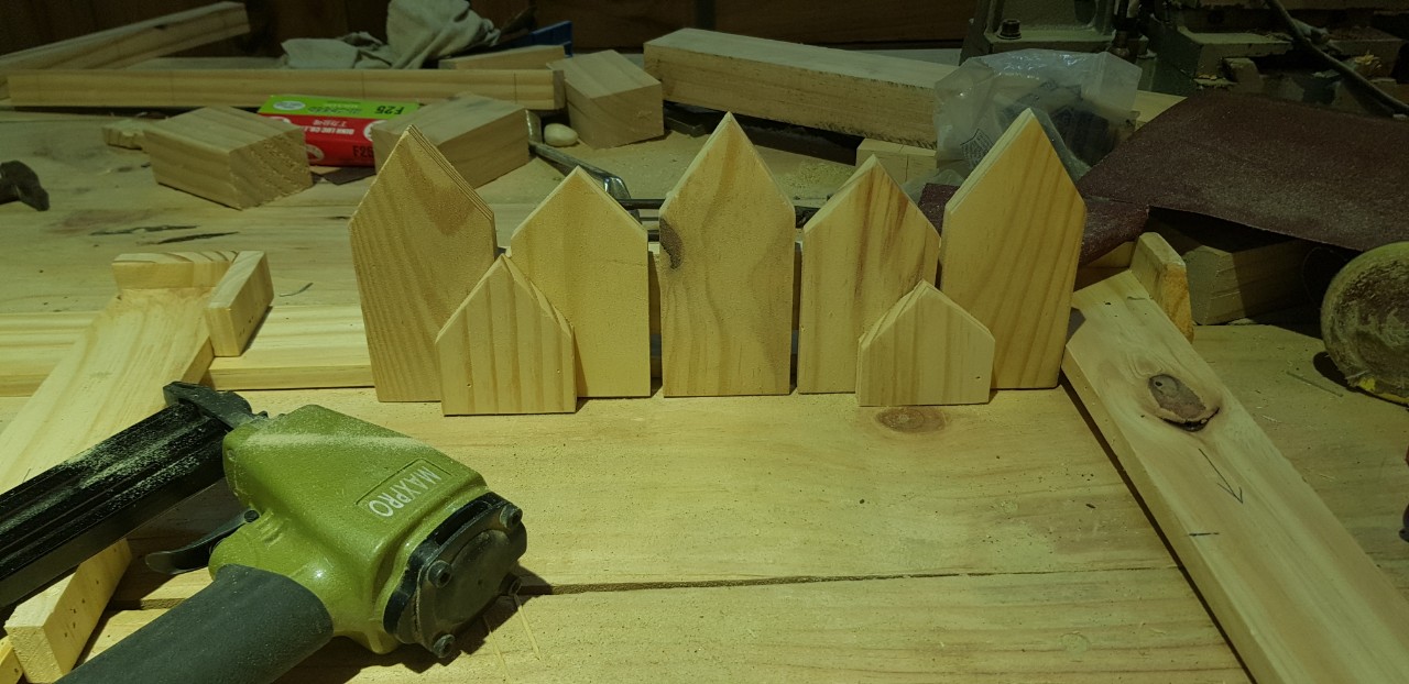 Móc treo quần áo hình ngôi nhà