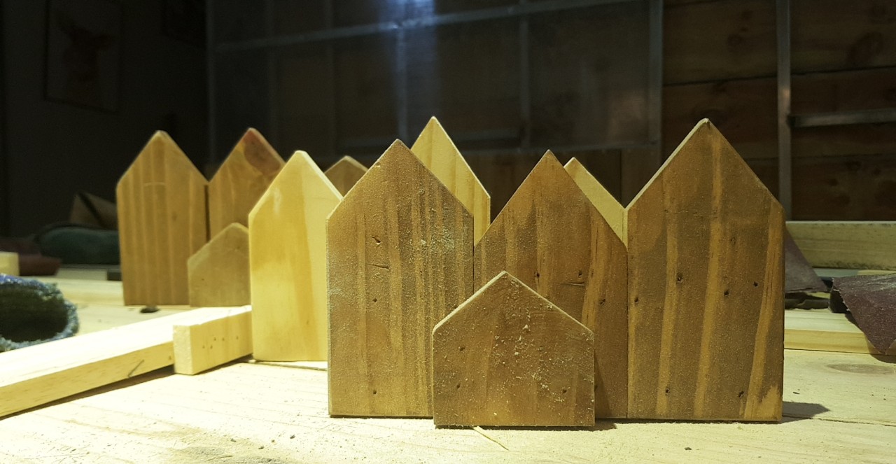 Móc treo quần áo hình ngôi nhà