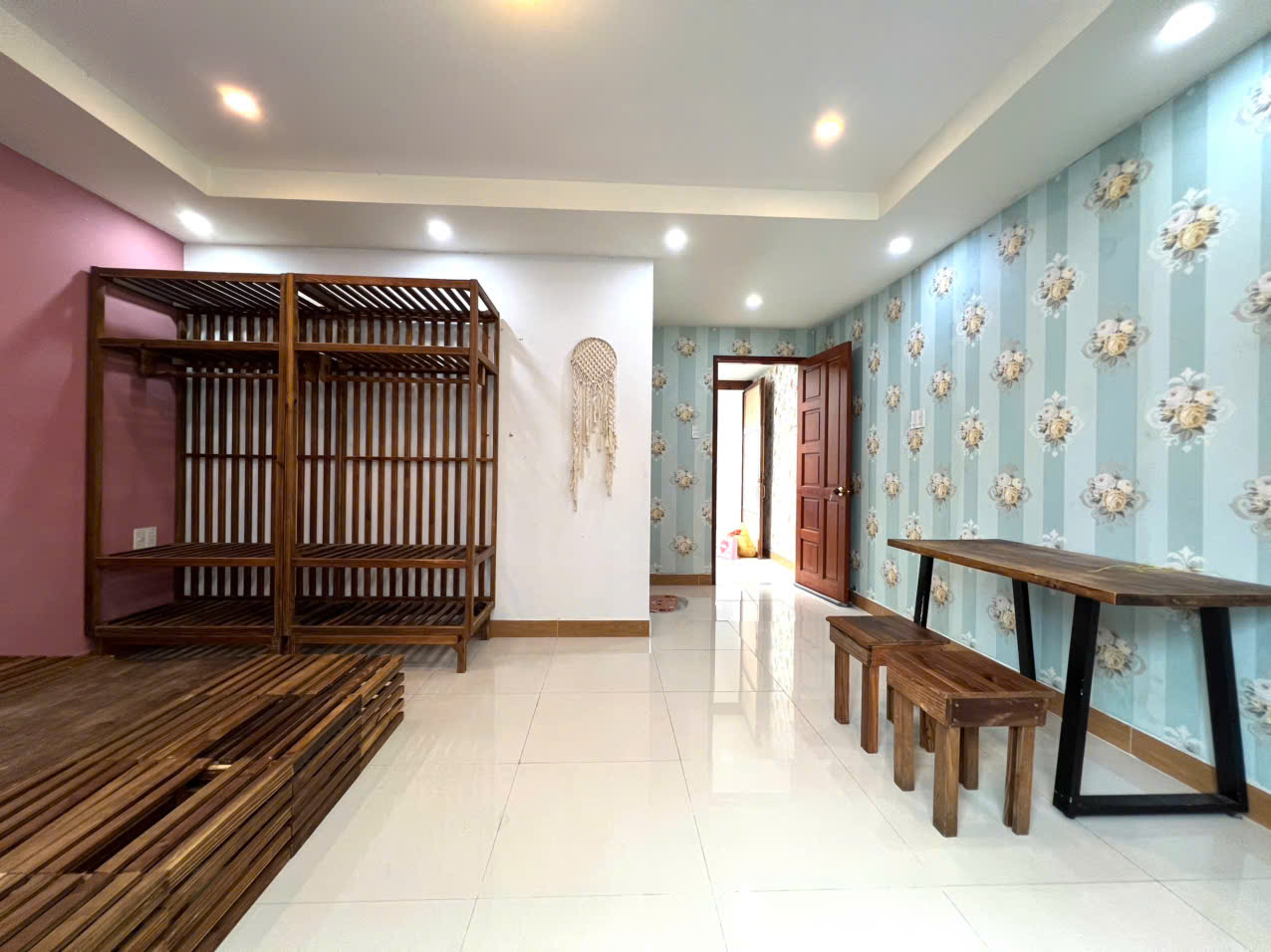 401-39 giá 6.5tr 2 Phòng Ngủ - Ban Công Lớn