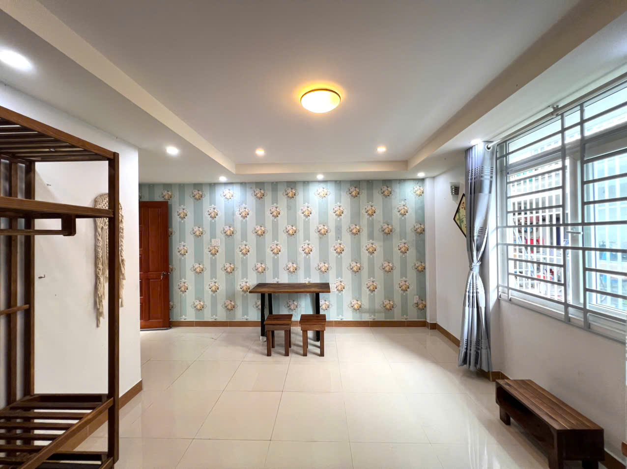 401-39 giá 6.5tr 2 Phòng Ngủ - Ban Công Lớn