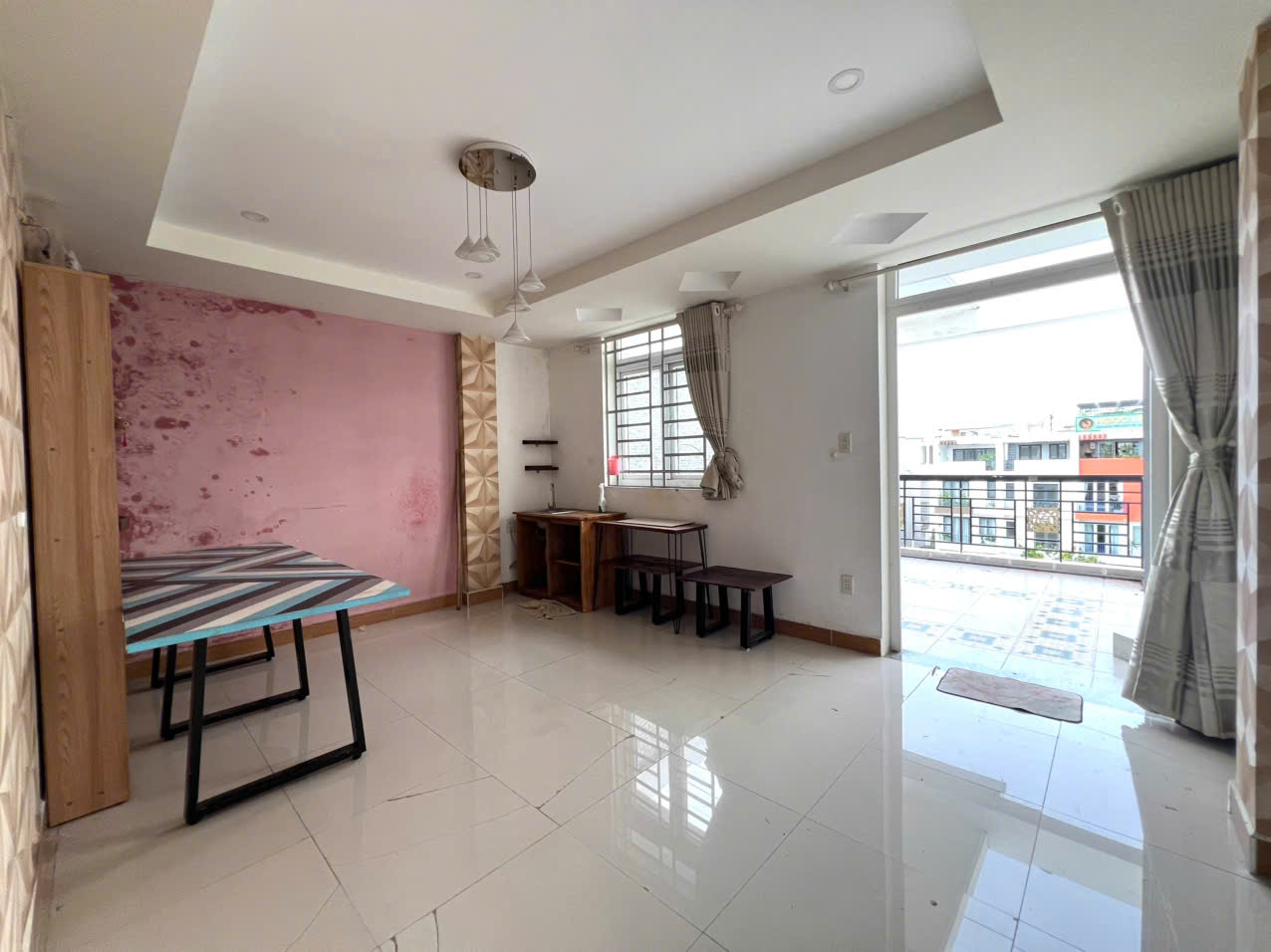 401-39 giá 6.5tr 2 Phòng Ngủ - Ban Công Lớn