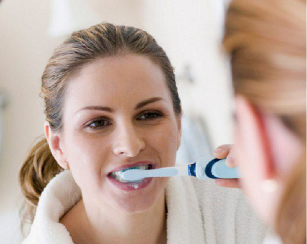 Kem Đánh Răng Colgate Total Whitening - 181g