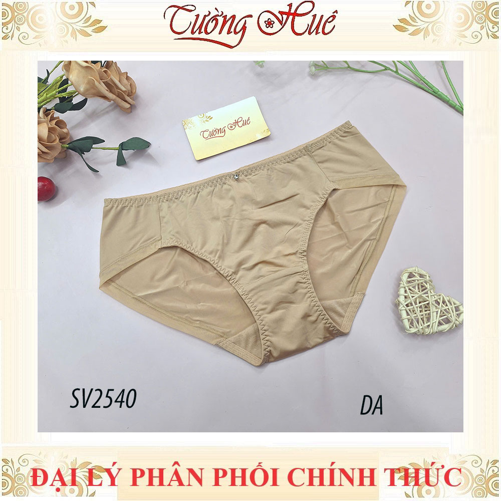 Quần lót nữ Bon Bon SV2540 trơn lưng cao vừa.
