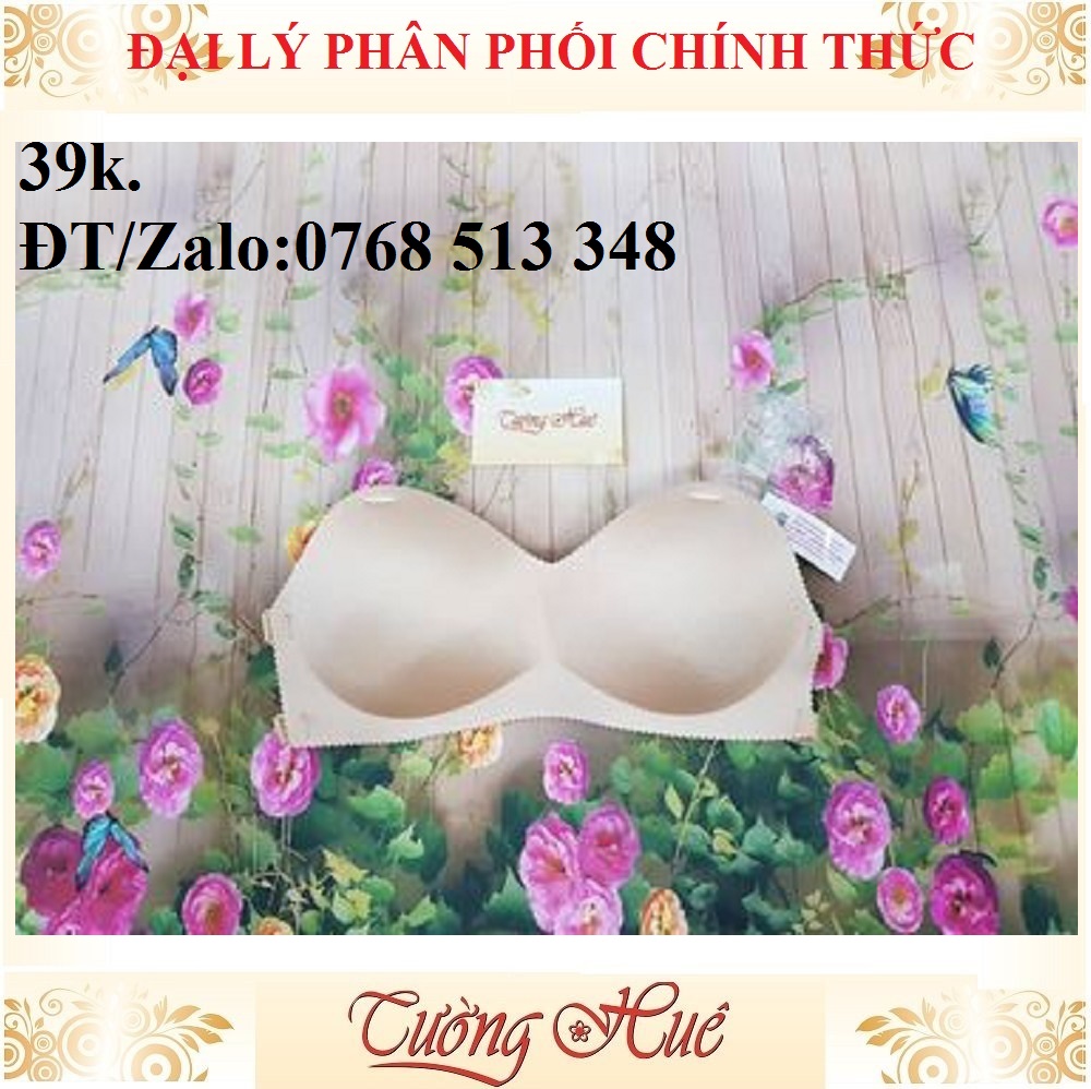 Áo bra su đúc cúp ngang cài bên hông không gọng, mút mỏng.