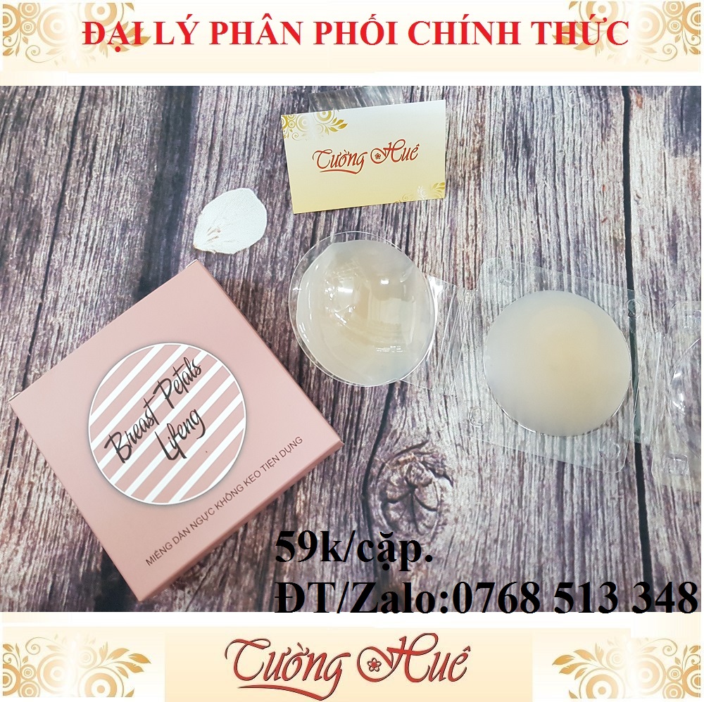 Dán ngực Breast Petals Lifeng silicone không keo tiện dụng.