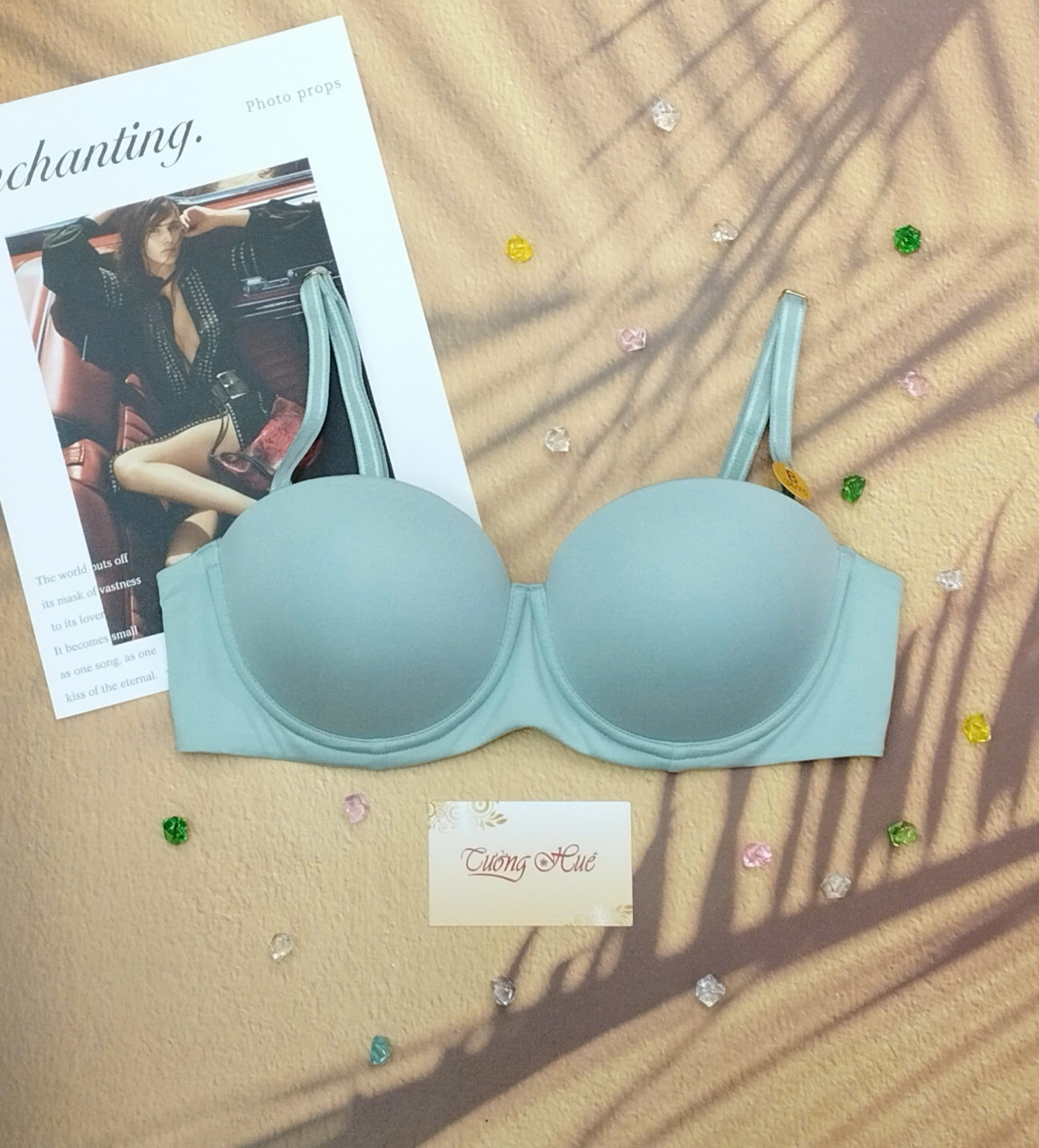 Áo Lót Nữ JINTANA JBD303 Trơn Cúp Ngang Bảng Lưng Vừa Dây Tháo Rời